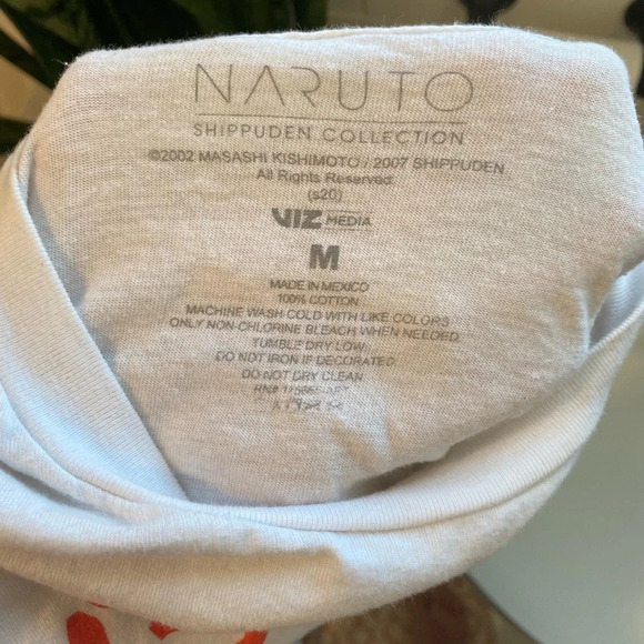 Naruto Shippuden Junior's Harem Technique Graphic-Print T-Shirt Size Medium - Picture 3 of 3